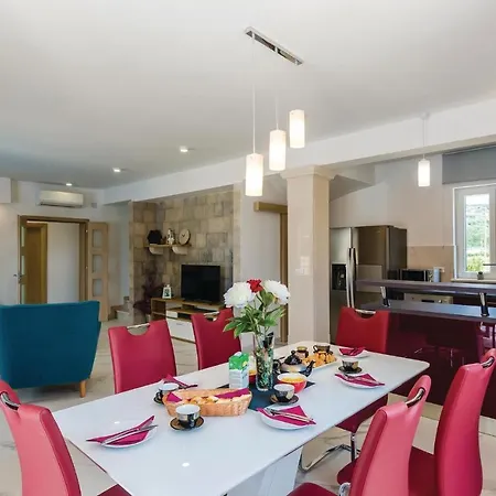 Stunning In Zaton Veliki With 3 Bedrooms, Wifi And Jacuzzi Zaton (Dubrovnik-Neretva)