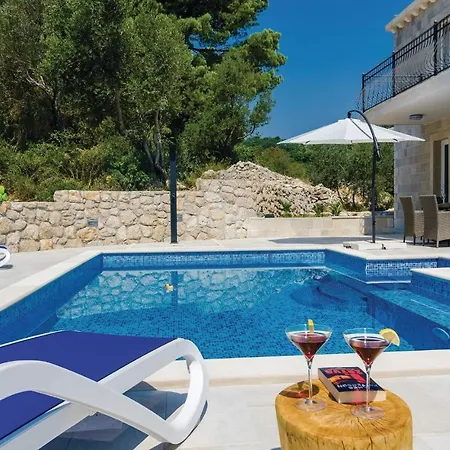 Stunning In Zaton Veliki With 3 Bedrooms, Wifi And Jacuzzi Prázdninový dům *