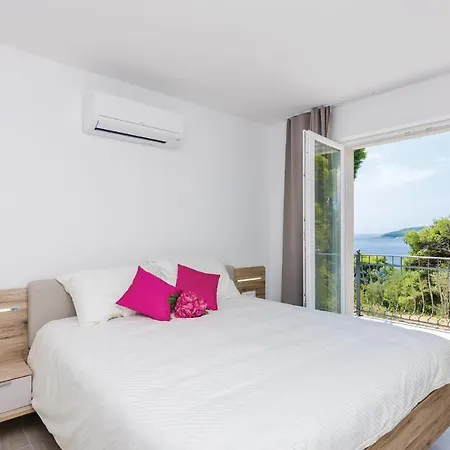 Stunning In Zaton Veliki With 3 Bedrooms, Wifi And Jacuzzi Prázdninový dům Zaton (Dubrovnik-Neretva)