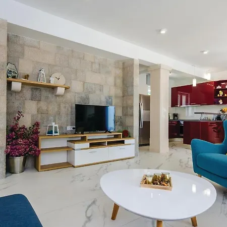 Stunning In Zaton Veliki With 3 Bedrooms, Wifi And Jacuzzi Prázdninový dům