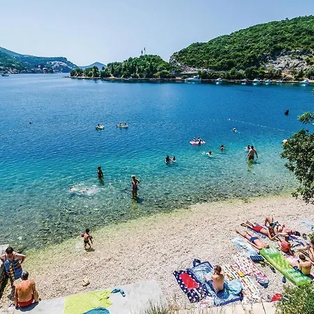 Stunning In Zaton Veliki With 3 Bedrooms, Wifi And Jacuzzi *