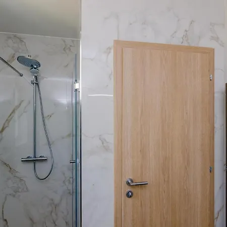 Prázdninový dům Stunning In Zaton Veliki With 3 Bedrooms, Wifi And Jacuzzi *