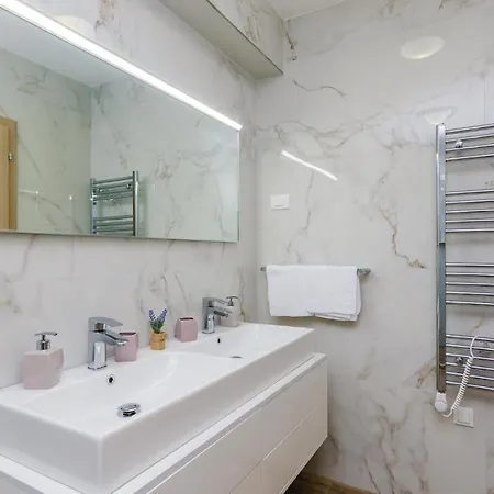 Stunning In Zaton Veliki With 3 Bedrooms, Wifi And Jacuzzi * Zaton (Dubrovnik-Neretva)
