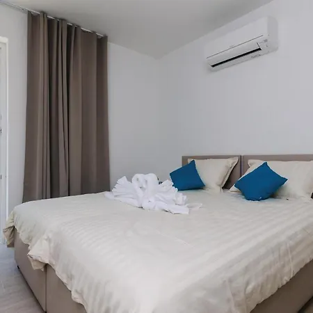Stunning In Zaton Veliki With 3 Bedrooms, Wifi And Jacuzzi Prázdninový dům