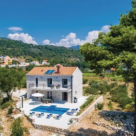 Stunning In Zaton Veliki With 3 Bedrooms, Wifi And Jacuzzi Prázdninový dům