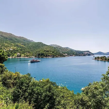 Prázdninový dům Stunning In Zaton Veliki With 3 Bedrooms, Wifi And Jacuzzi Zaton (Dubrovnik-Neretva)
