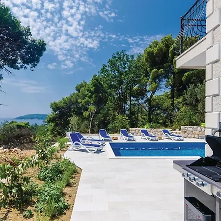 Stunning In Zaton Veliki With 3 Bedrooms, Wifi And Jacuzzi * Zaton (Dubrovnik-Neretva)