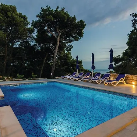 Prázdninový dům Stunning In Zaton Veliki With 3 Bedrooms, Wifi And Jacuzzi Zaton (Dubrovnik-Neretva)