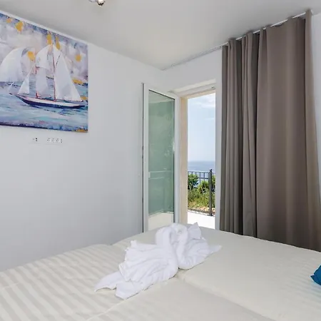 Stunning In Zaton Veliki With 3 Bedrooms, Wifi And Jacuzzi Prázdninový dům